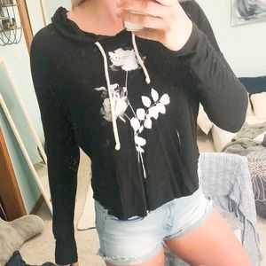 A&E Cropped black floral sweatshirt